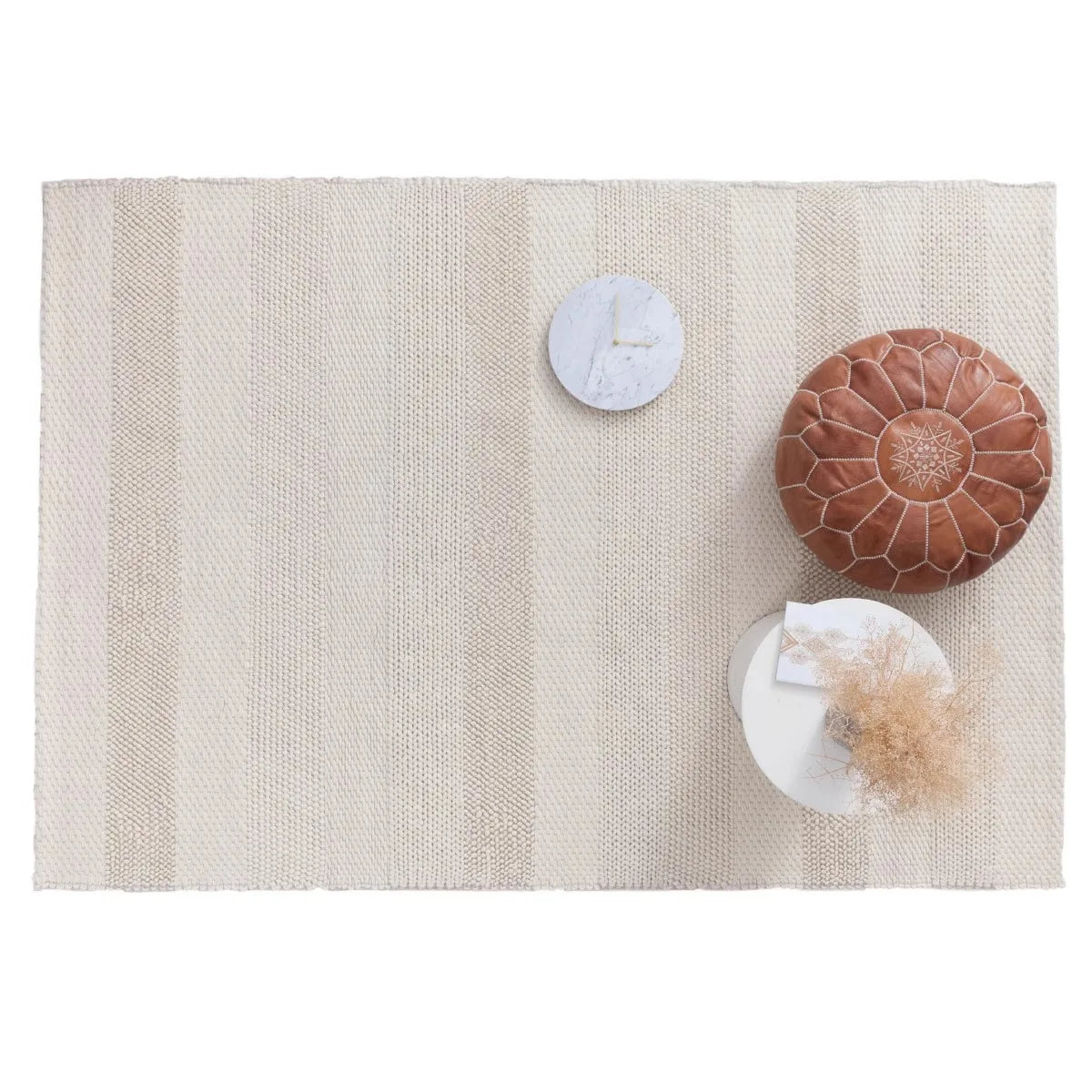 Tapis en laine blanc à boucles et nœuds